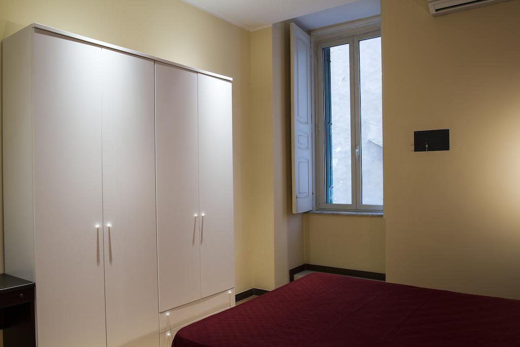 Duomo 89 Bed & Breakfast Napoli Oda fotoğraf